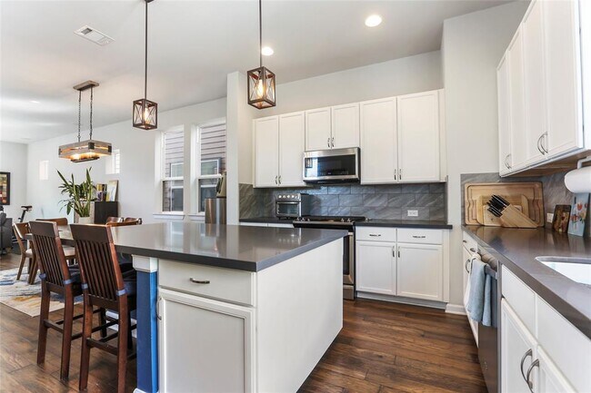 Foto del edificio - 1413 Waterloo Shore Ln