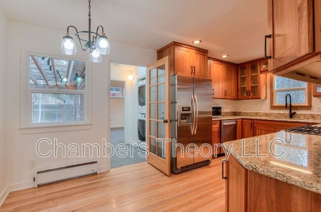 Building Photo - 1252 NW Milwaukee Ave