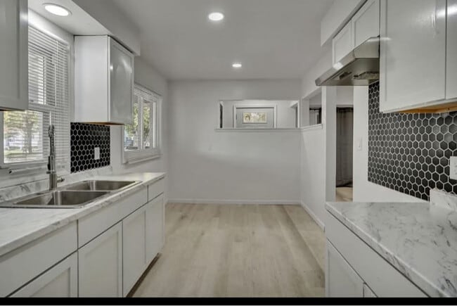 Foto del edificio - 3608 Providence St