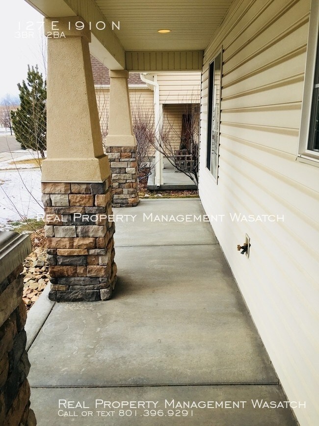 Building Photo - 3 bedroom 2 Bath Tooele Home!!