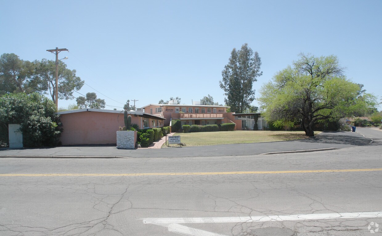 Foto principal - 151 S Eastbourne Ave