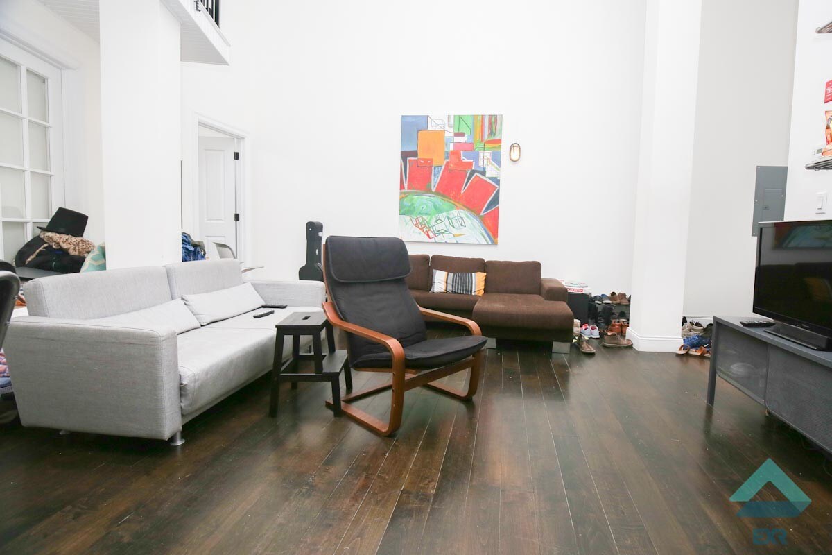 Primary Photo - 635 Driggs Ave