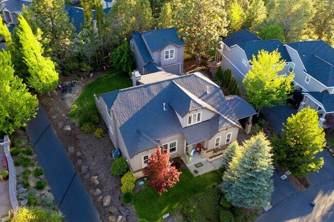 Foto del edificio - 19487 Blue Lake Loop