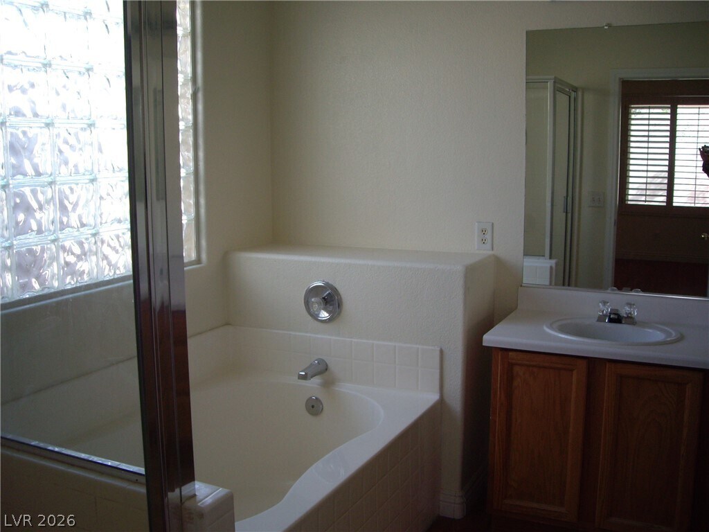 Foto del edificio - 10923 Golden Birch Pl