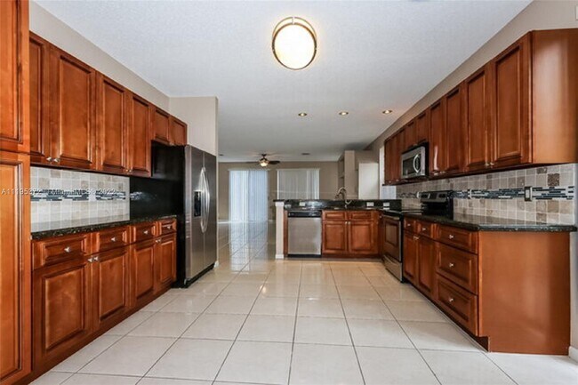 Foto del edificio - 4729 NW 115th Ave