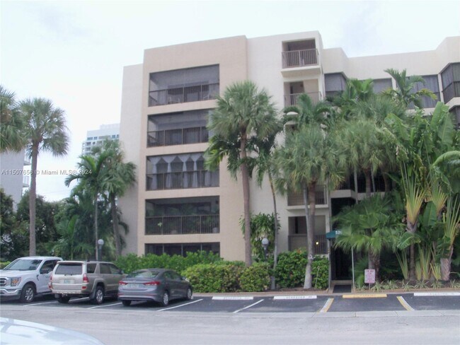 Foto del edificio - 520 Orton Ave