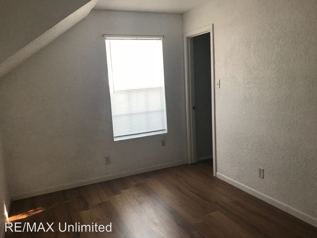 Building Photo - 4 br, 2 bath House - 103 Holy Cross