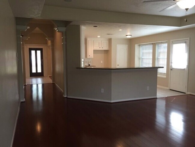 Foto del edificio - 124 Greenridge Cir