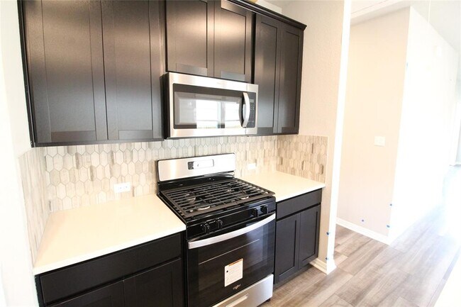 Foto del edificio - 504 Dayspring Cv