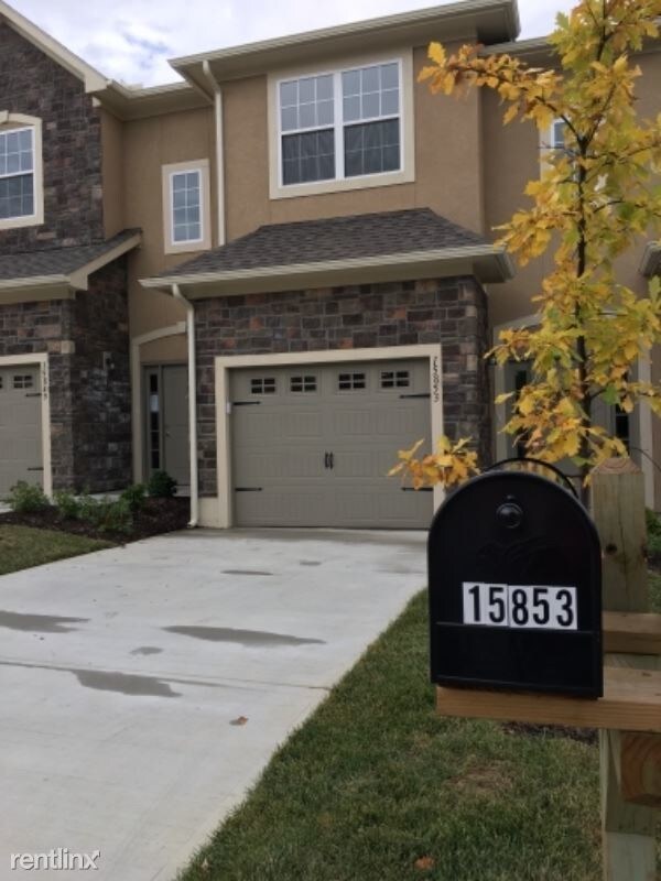 Primary Photo - 2 br, 3.5 bath Townhome - 15853 Shawnee dr