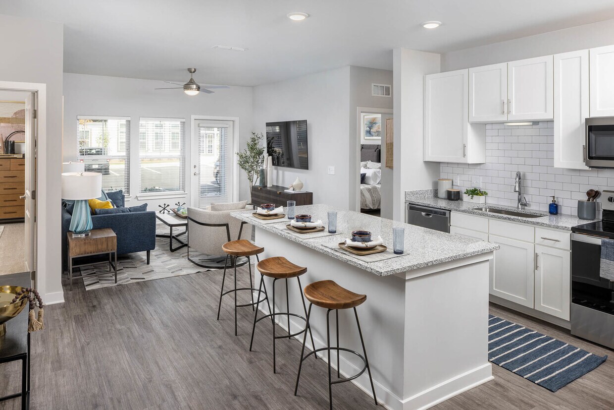 Story Mundy Mill Apartments in Oakwood, GA