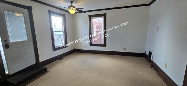 Building Photo - 102 S Main St