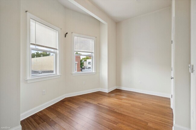 Foto del edificio - 4 br, 2 bath Duplex - 1714 FONTAIN ST Unit 2