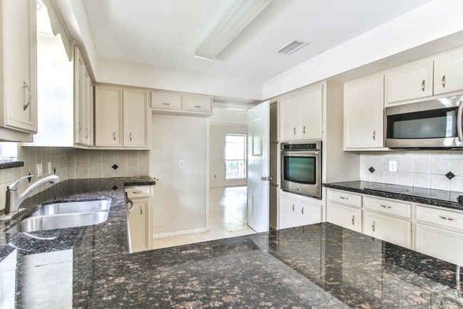 Building Photo - 3839 Sun Valley Dr
