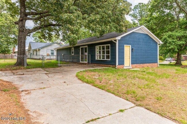 Foto del edificio - 210 Stillwood Dr