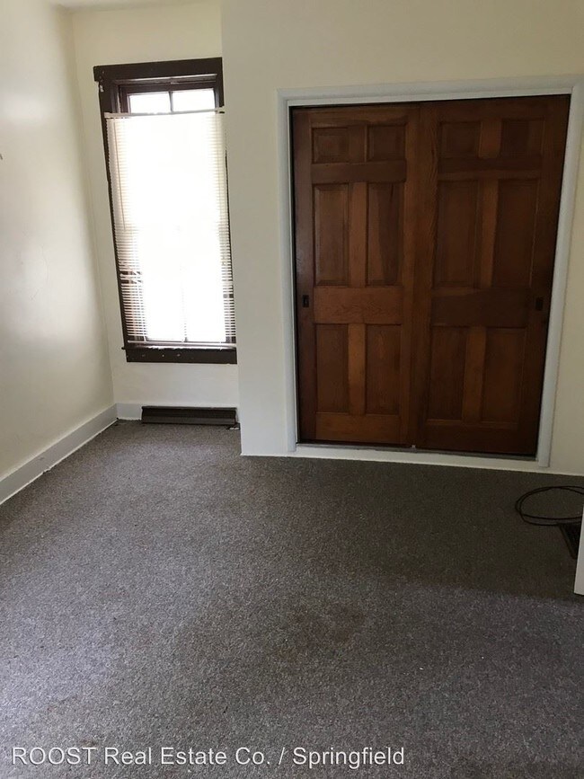 Foto del edificio - 827 N Oakland St