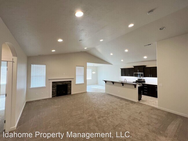 Foto del edificio - 3 br, 2 bath House - 2193 W Skylar St
