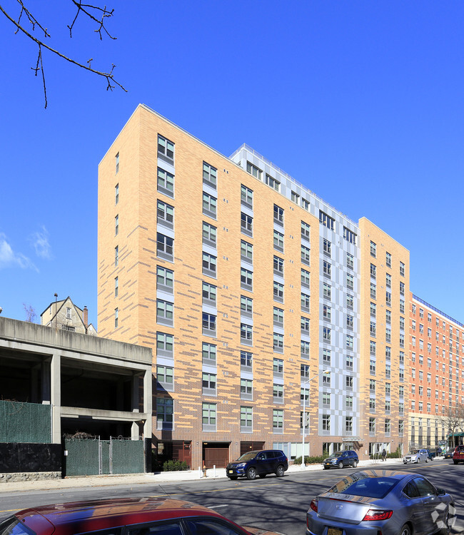 Building Photo - Van Cortlandt Green