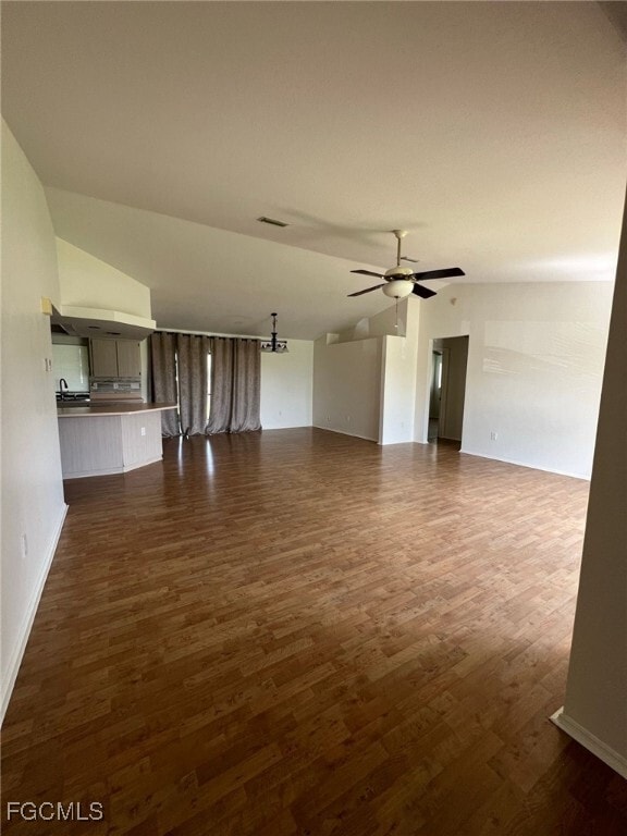 Building Photo - 704 NE 1st Ave