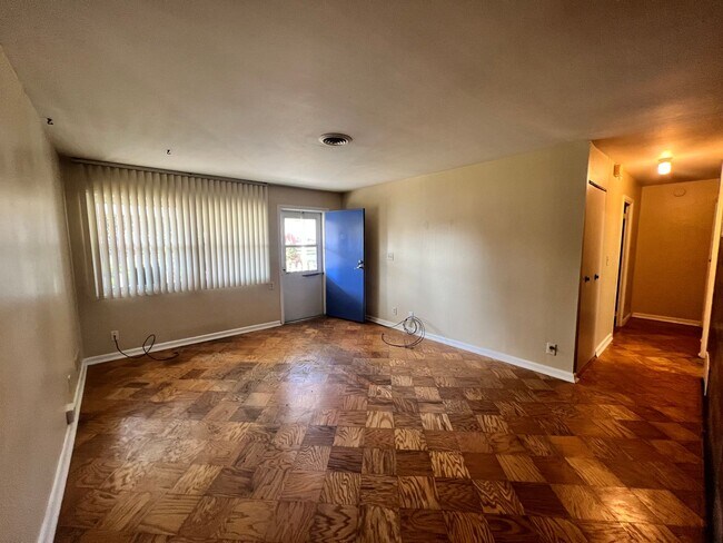 Building Photo - JEFFERSONTOWN