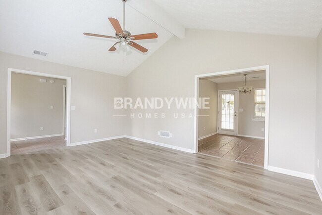 Building Photo - 148 Helen Dr