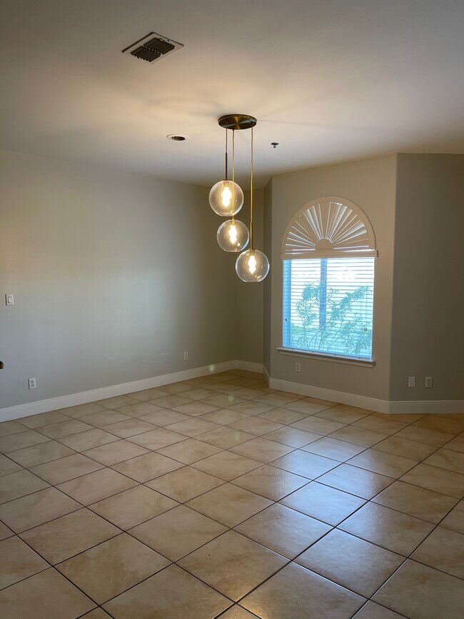 Dinner room - 1412 Keeton Ave