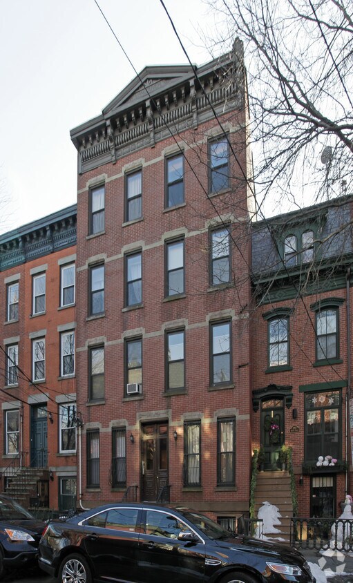 Building Photo - 295 8th St