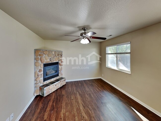 Building Photo - 5555 W Lodestone Ave