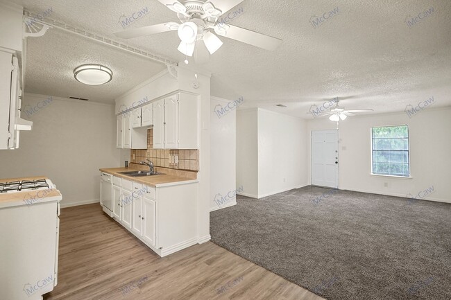 Building Photo - Great 4/1.5 in Balch Springs!