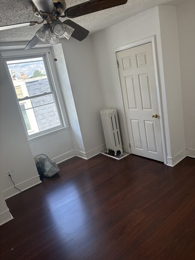 Foto del edificio - 503 E Washington Ln