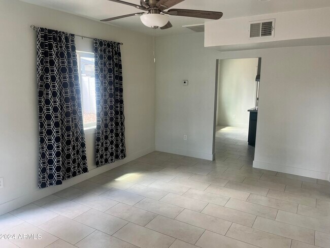Foto del edificio - 3032 N 34th St