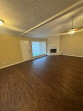 Building Photo - 13418 Oak Ledge Dr