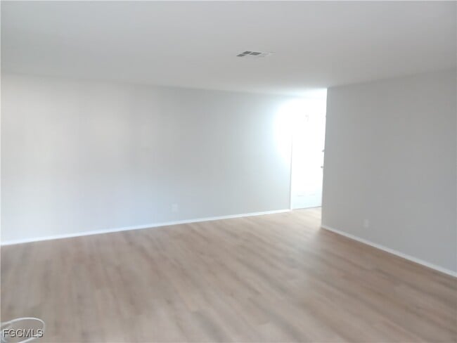 Foto del edificio - 937 SE 23rd Pl