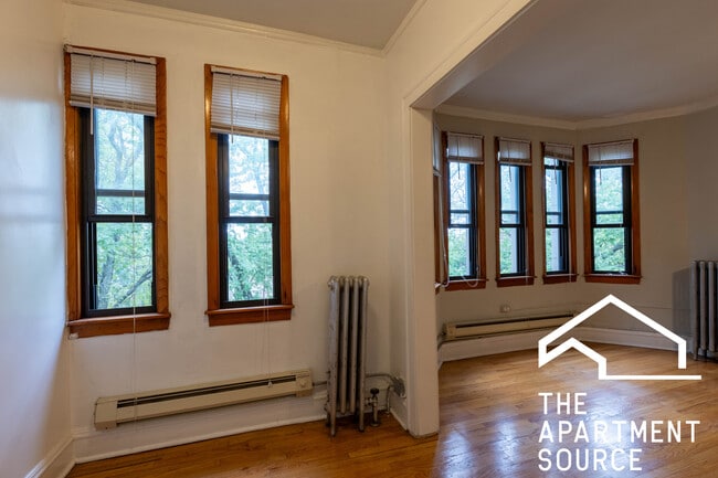 Building Photo - 4631 N Paulina St