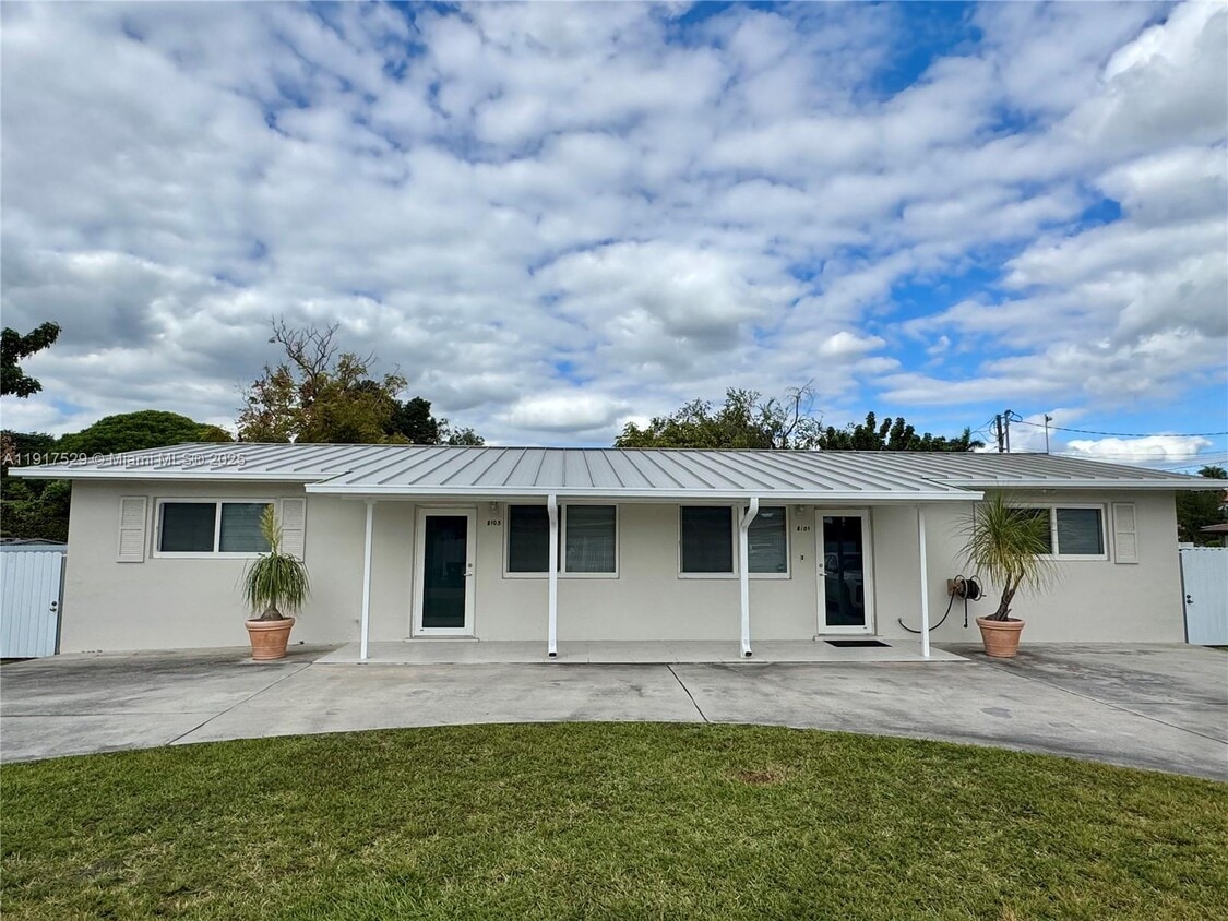 Foto principal - 8101 SW 4th St