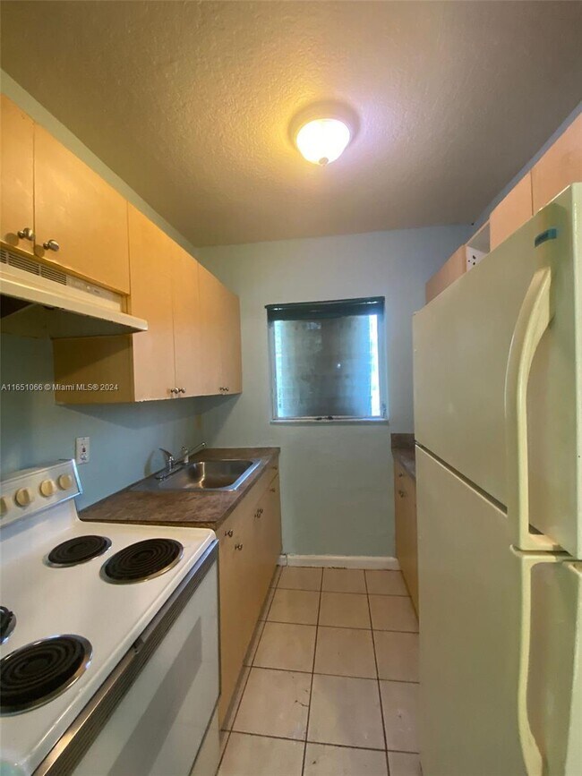 Foto del edificio - 817 NW 10th St