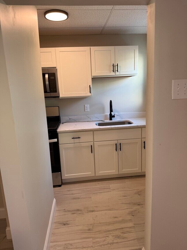Foto del edificio - 1653 Acushnet Ave