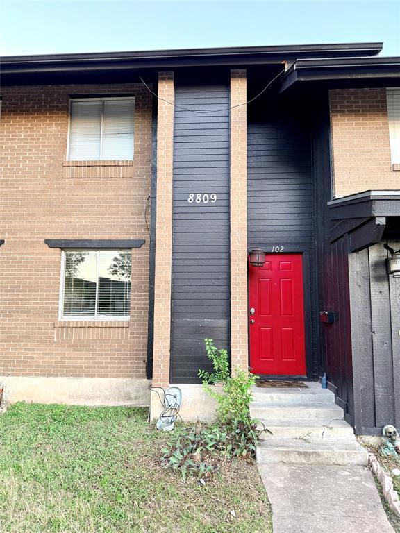 Foto del edificio - 8809 Dawnridge Cir