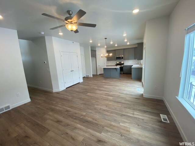 Building Photo - 12863 S Quail Lake Dr