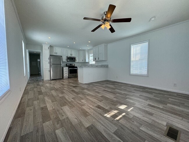 Foto del edificio - 317 22nd St NW