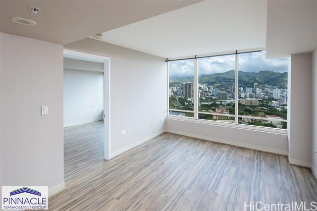 Building Photo - 1009 Kapiolani Blvd