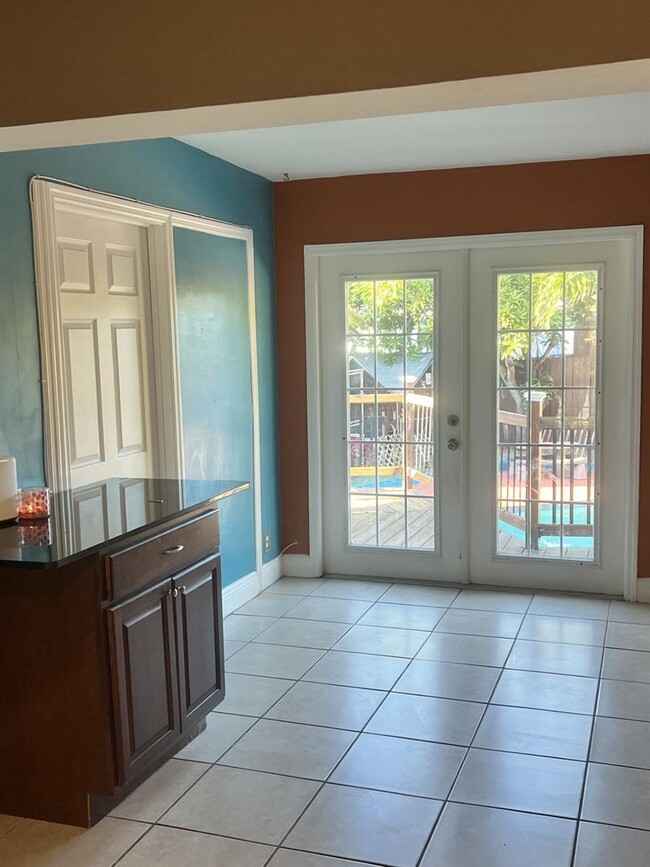 Photo - 31 NE 56th St Apartment