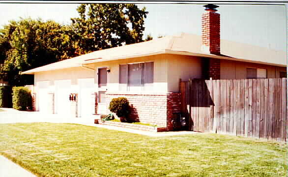 Building Photo - 19315 Sorenson Ave