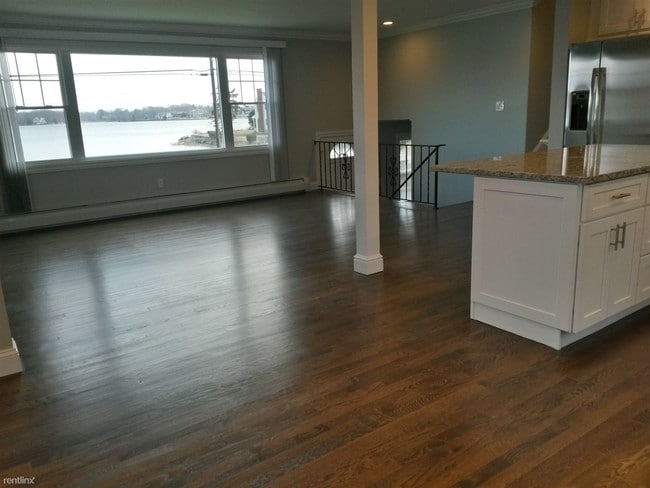 Building Photo - 4 br, 1.5 bath House - 307 Weed Ave