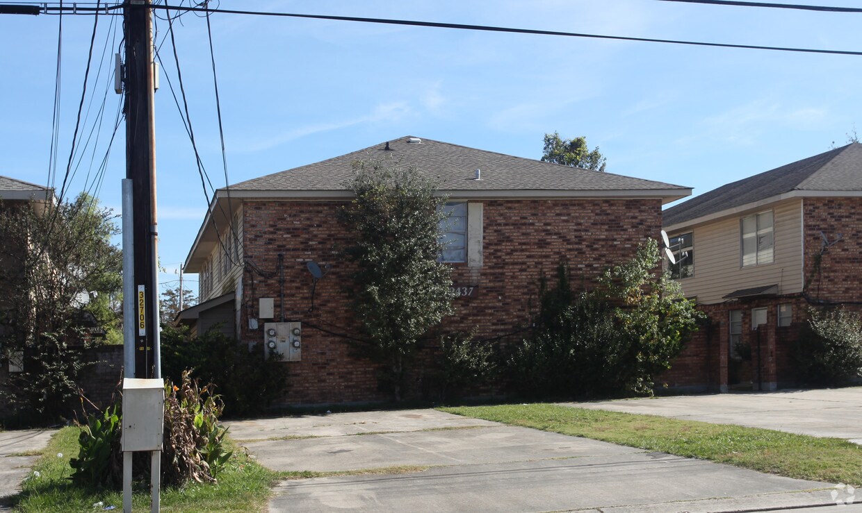 Foto del edificio - 2437 Alex Korman Blvd