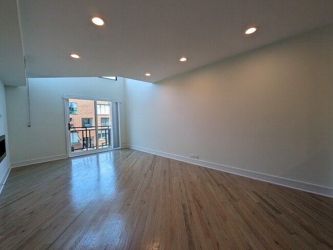 Building Photo - 1014 W Grace St