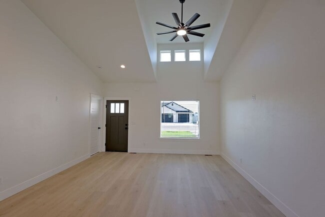 Building Photo - Kimberly - Single Family Home