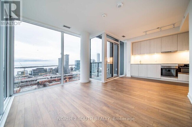 Building Photo - 158 Front St E