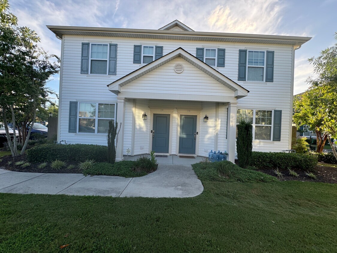Primary Photo - 1705 Halesworth Ln