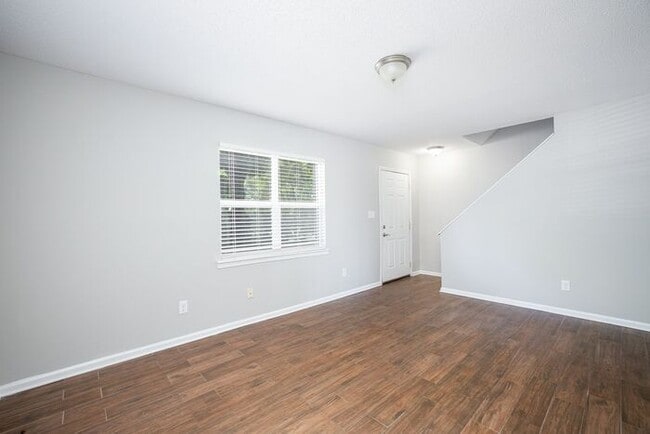 Building Photo - MOVE IN SPECIAL: HALF OFF FIRST MONTHS RENT!